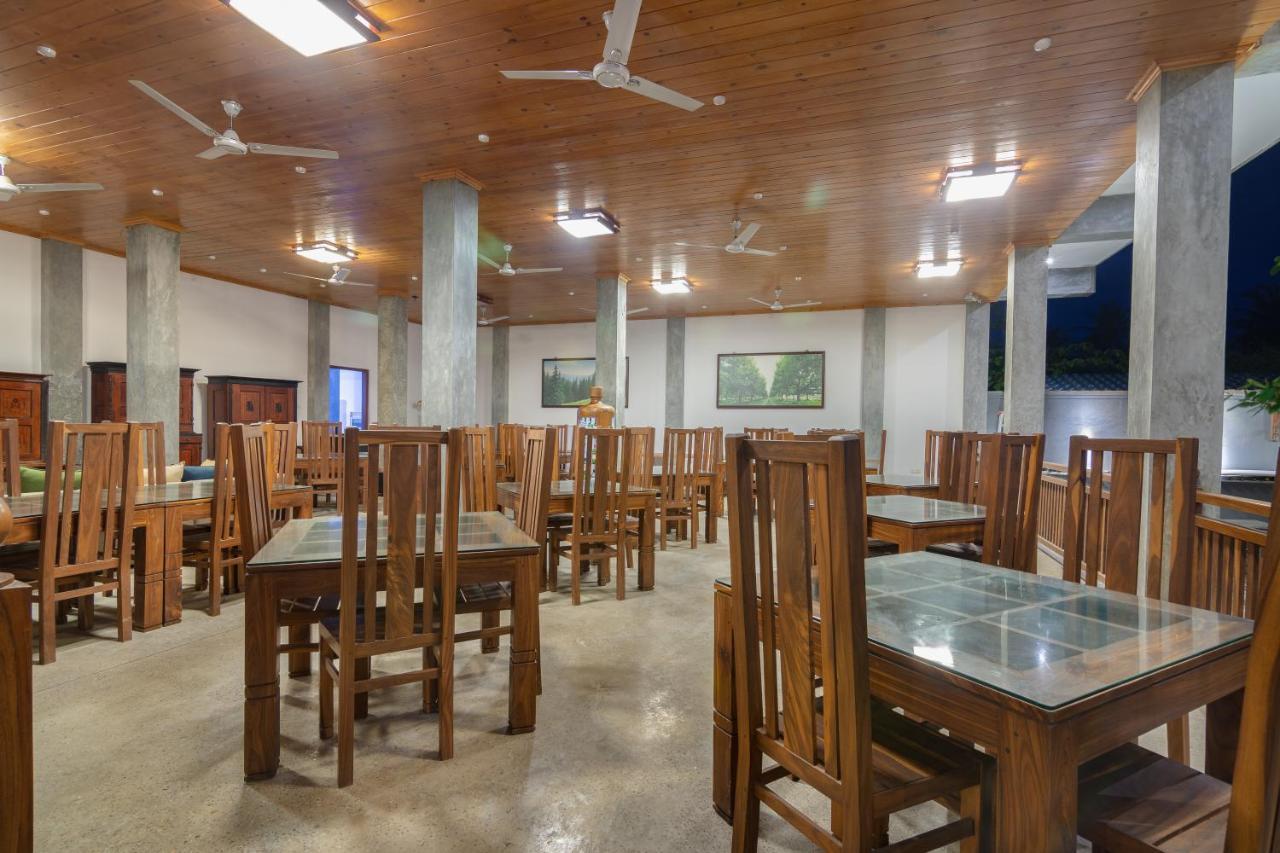 Hotel Samaraana Ahangama Esterno foto