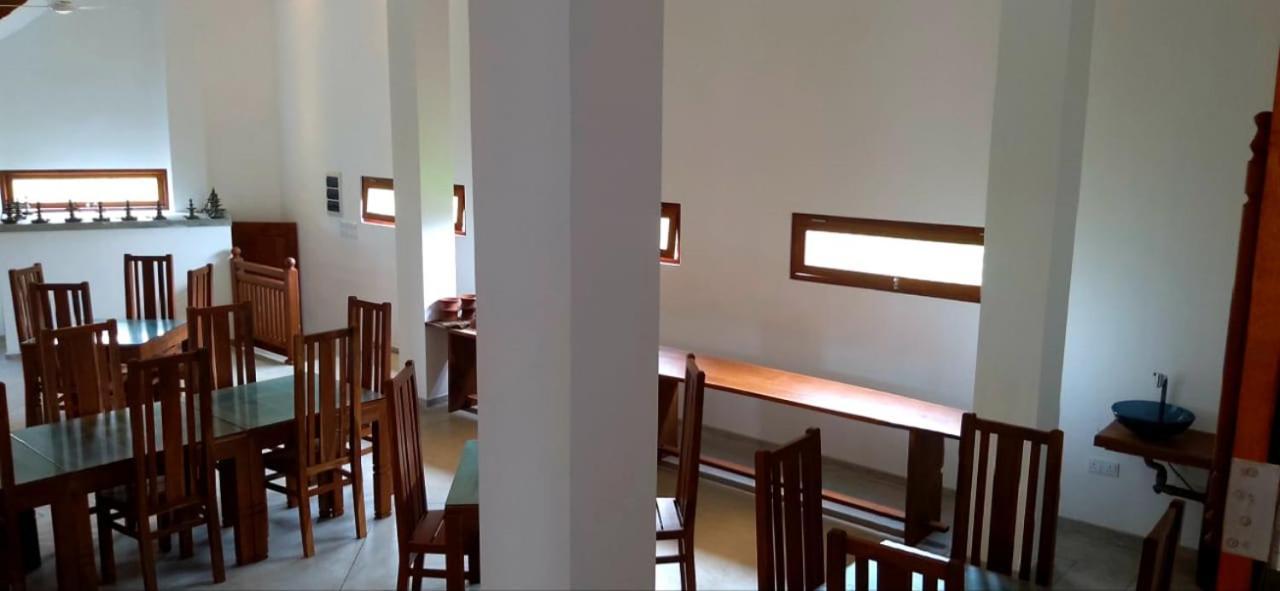 Hotel Samaraana Ahangama Esterno foto