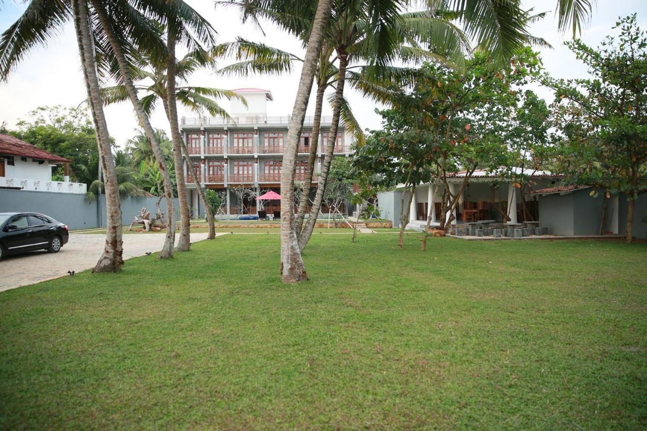Hotel Samaraana Ahangama Esterno foto