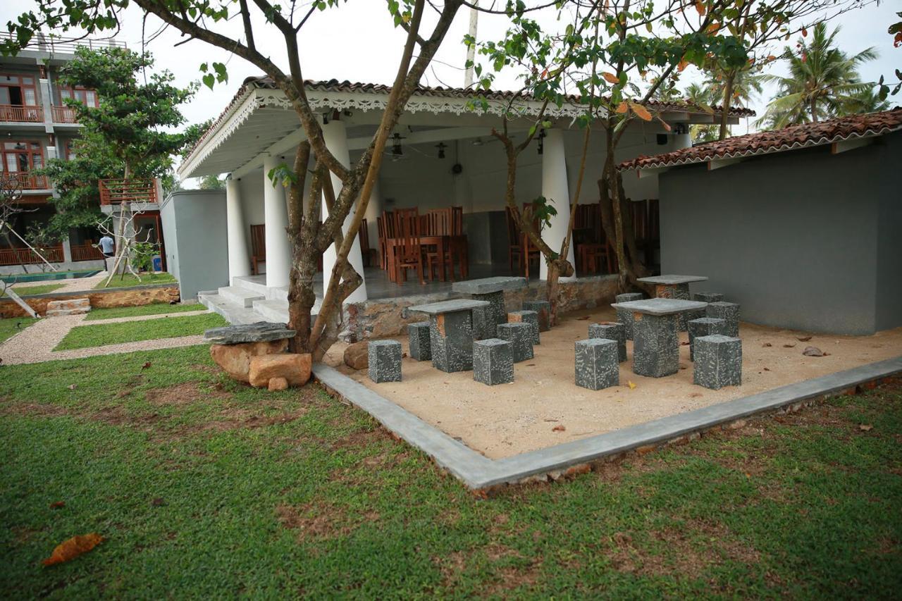 Hotel Samaraana Ahangama Esterno foto
